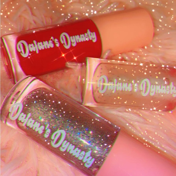 Meet your Posher, Tori - Picture 6 of 8